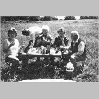 028-1044 Picknick am alten gesprengten Ostwall.jpg